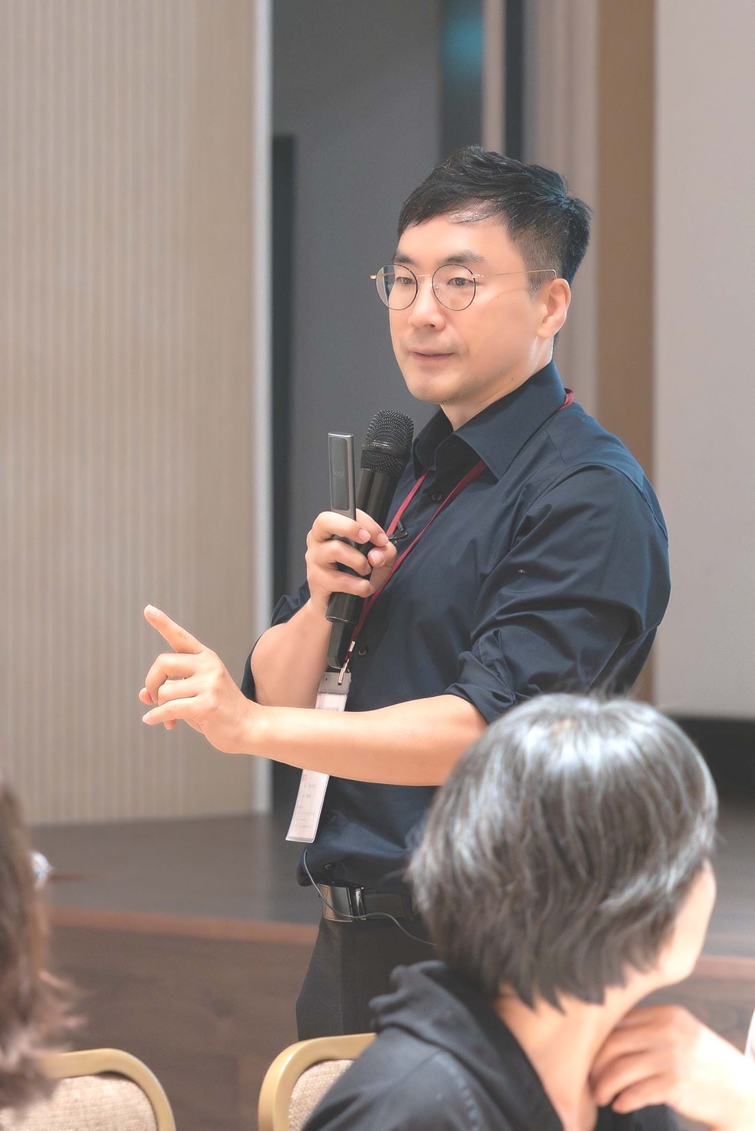 강연 중인 한창훈